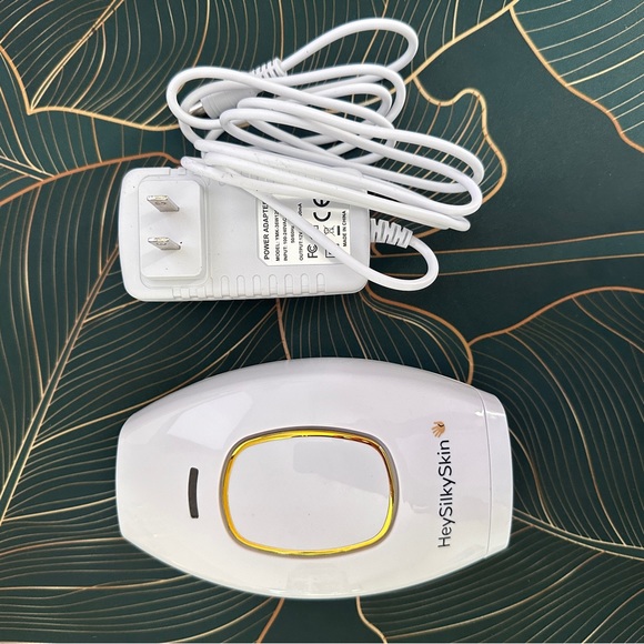 HeySilkySkin DIY At-Home Hair Removal Handset - Picture 6 of 8